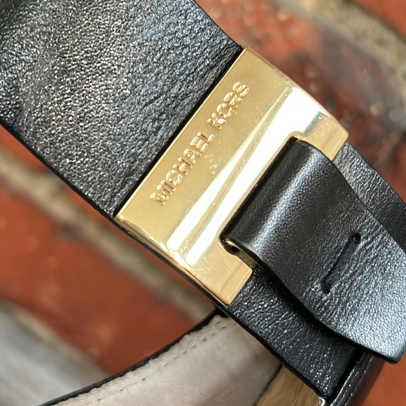 MICHAEL Michael Kors Leather Heels - Picture 8 of 16